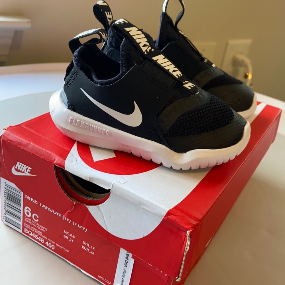 6C NIKE TANJUN ‘FLEX RUNNER’